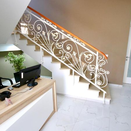 Eljos Hotel Fushe-Kruje Zewnętrze zdjęcie