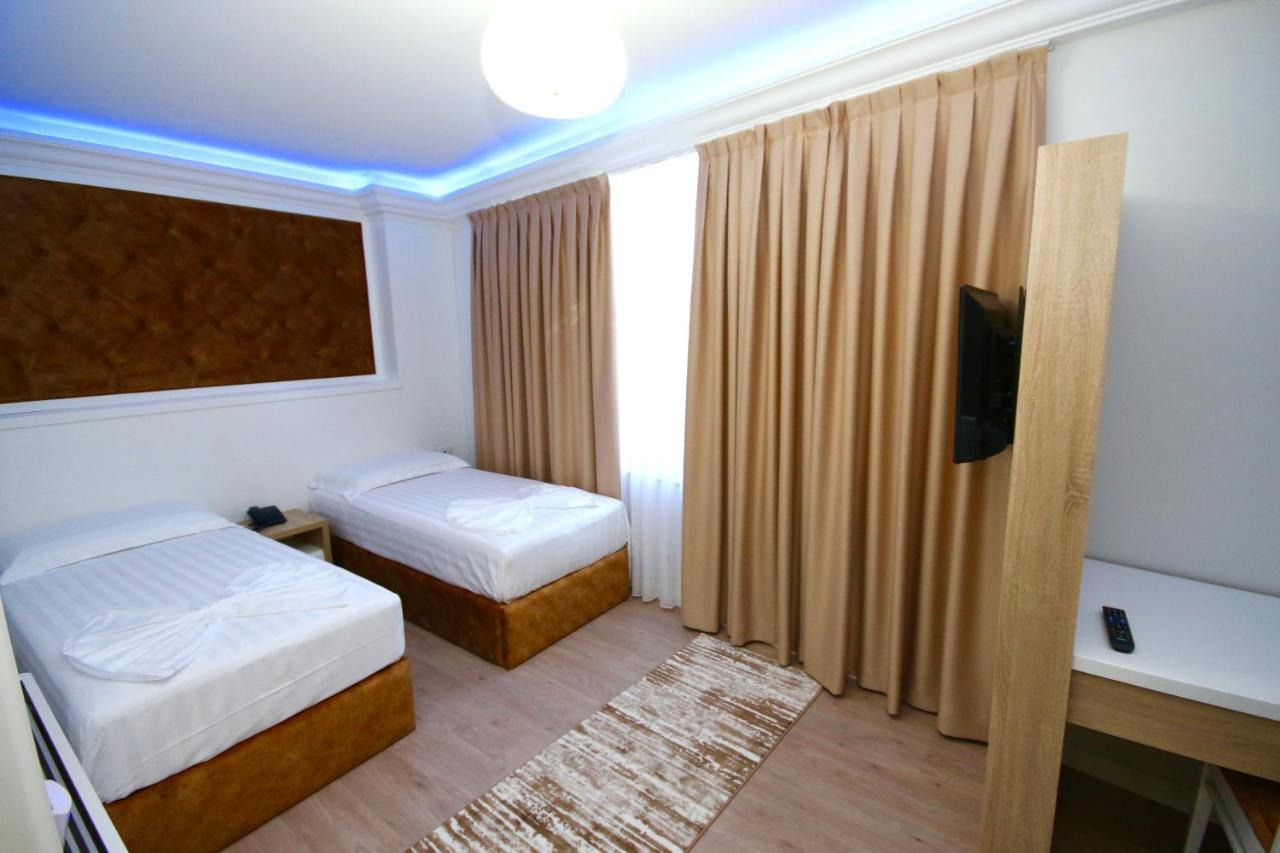 Eljos Hotel Fushe-Kruje Zewnętrze zdjęcie