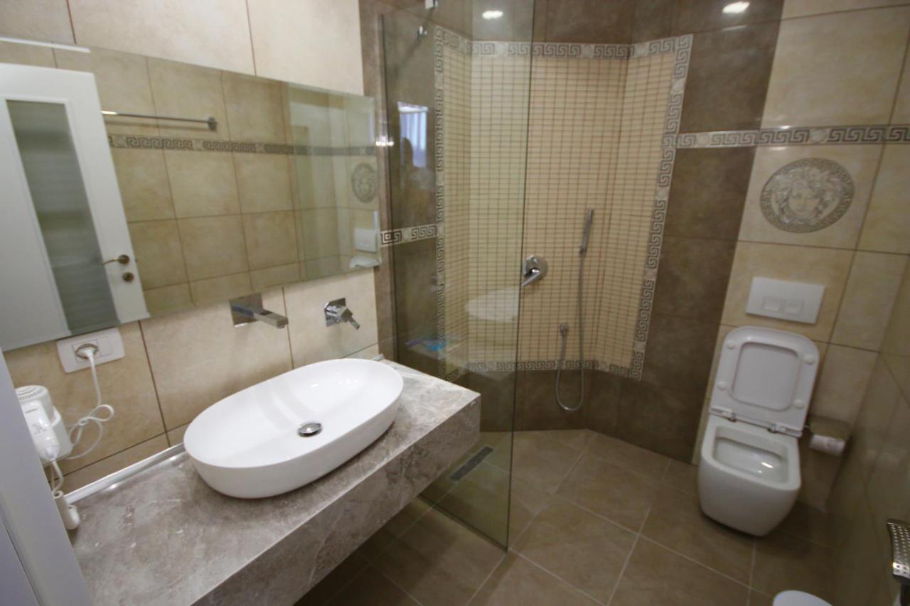Eljos Hotel Fushe-Kruje Zewnętrze zdjęcie