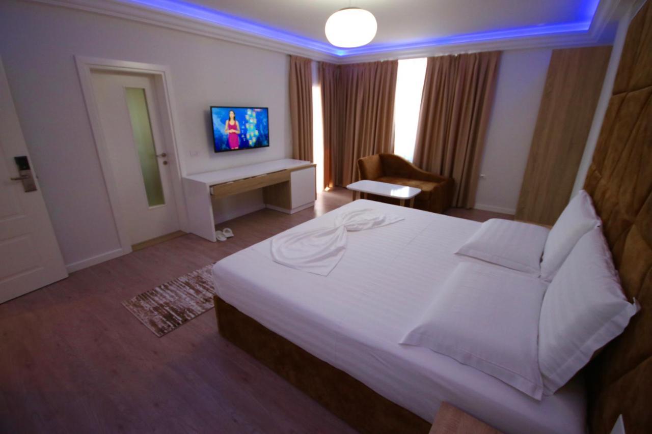 Eljos Hotel Fushe-Kruje Zewnętrze zdjęcie