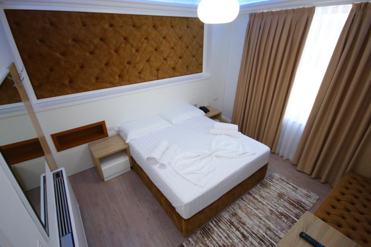 Eljos Hotel Fushe-Kruje Zewnętrze zdjęcie
